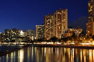 Honolulu by night